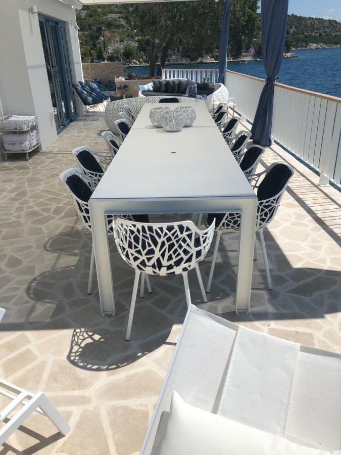 Villa Beline Direct Aan Zee, Verwarmd Zwembad En Sauna 特利巴尼克鲁斯奇卡 外观 照片